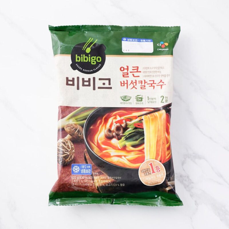 BIBIGO SPICY MUSHROOM KALGUKSU NOODLE 592G 비비고/얼큰버섯칼국수632G/2인분/냉동