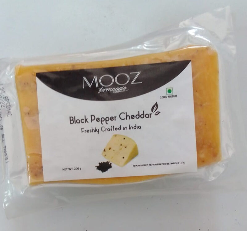 MOOZ- Black Pepper Cheddar, 200g Pack